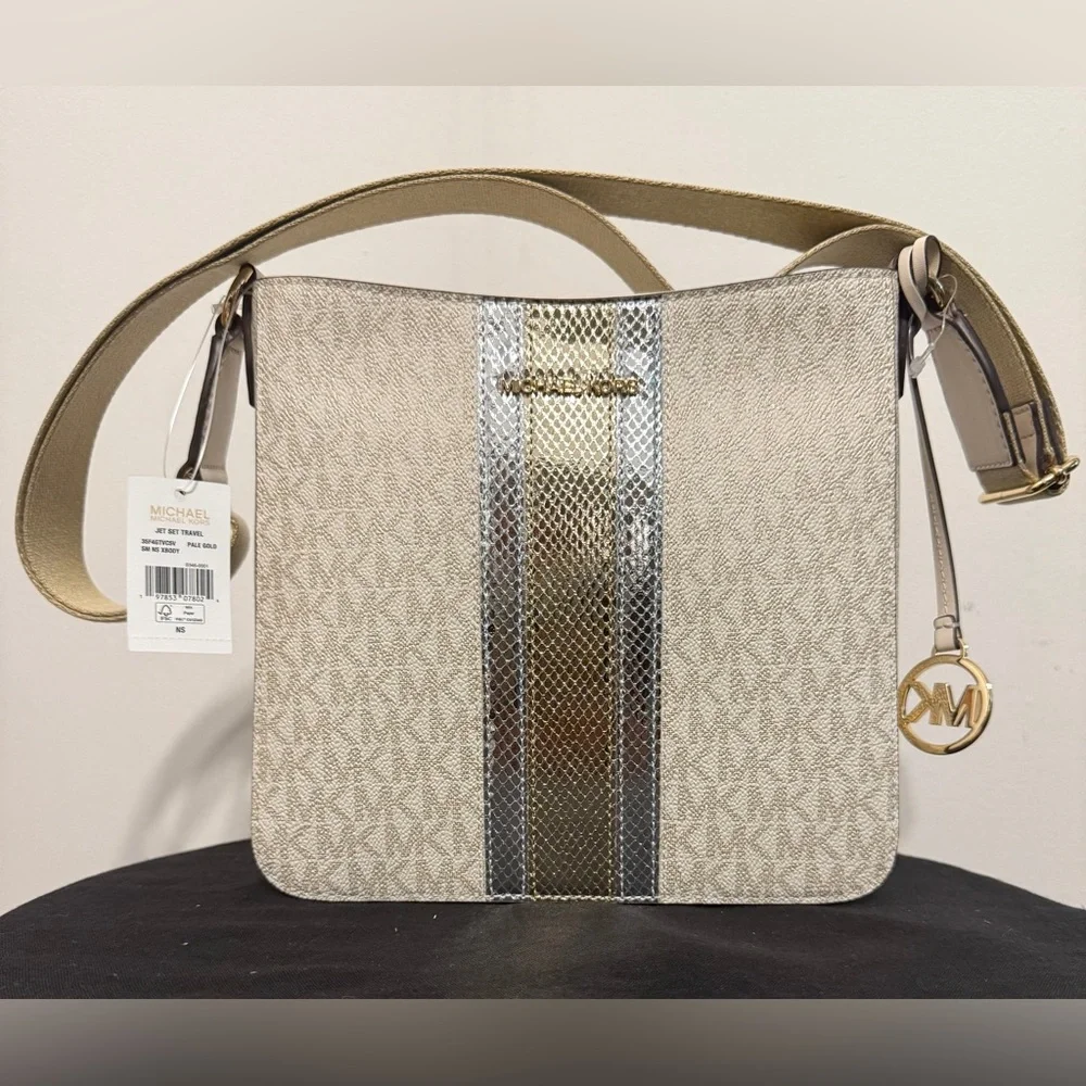 Michael Kors Jet Set Travel Small Signature Logo Messenger Bag. Color:Multi - Picture 4 of 10